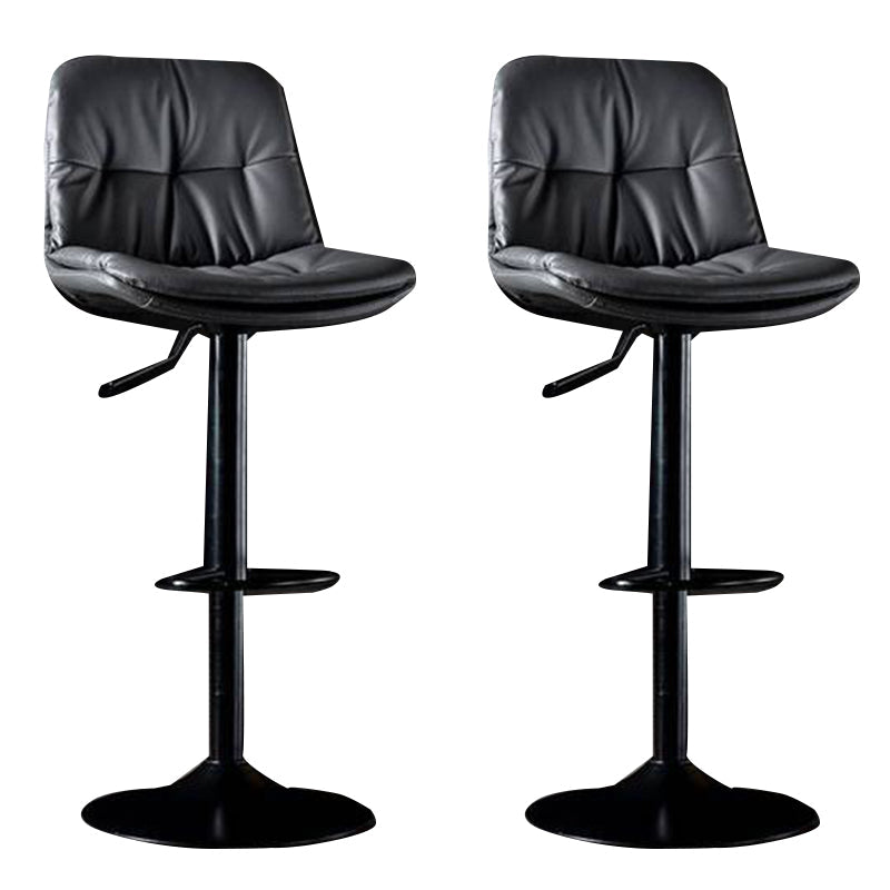 Sgabello moderno in fuorise fritta in fuoventà in metallo regolabile nella finitura opaca