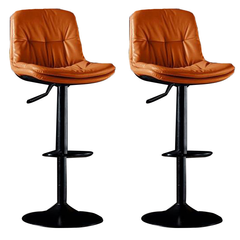 Sgabello moderno in fuorise fritta in fuoventà in metallo regolabile nella finitura opaca