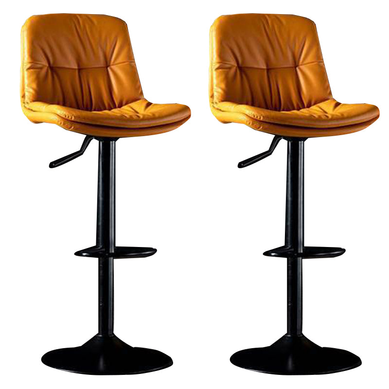 Sgabello moderno in fuorise fritta in fuoventà in metallo regolabile nella finitura opaca