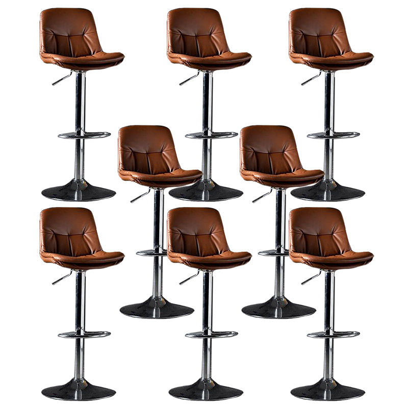 Sgabello moderno in fuorise fritta in fuoventà in metallo regolabile nella finitura opaca