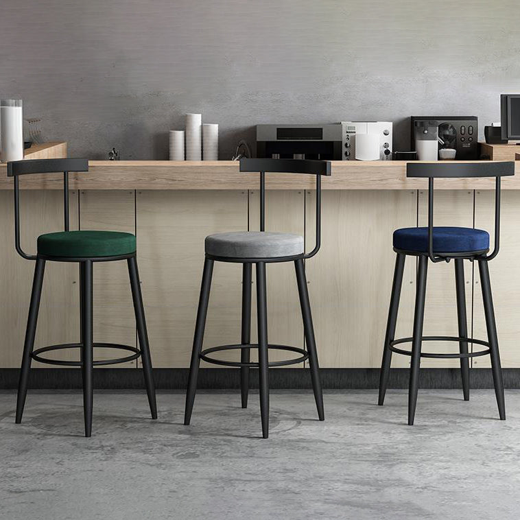 Zeitgenössischer Metall Barstool Stoff gepolsterte Thekenhocker im matten Finish für Innenräume