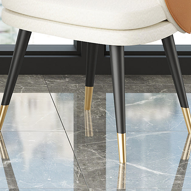 Scandinavische stijl metalen eetkamerstoel arm gestoffeerde zijstoel voor gebruik in restaurants