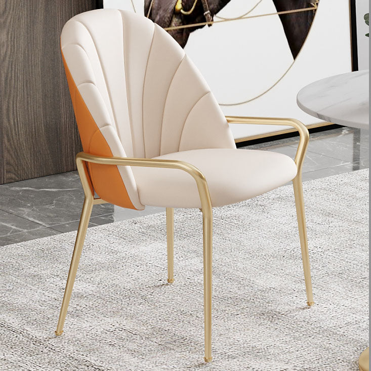 Sedia per sala da pranzo in metallo glam braccio laterale in pelle sintonizzata per uso del ristorante