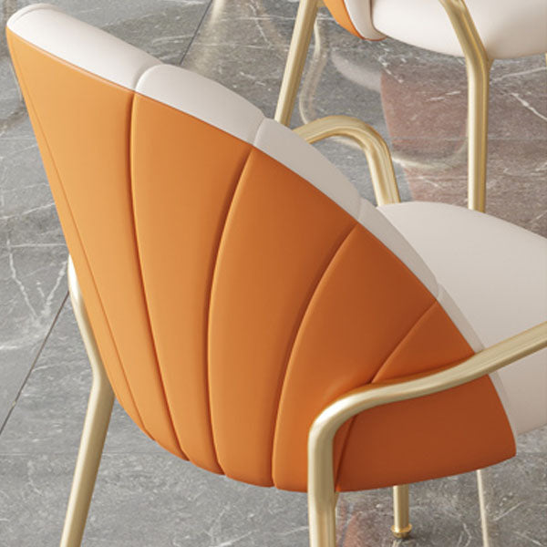 Sedia per sala da pranzo in metallo glam braccio laterale in pelle sintonizzata per uso del ristorante