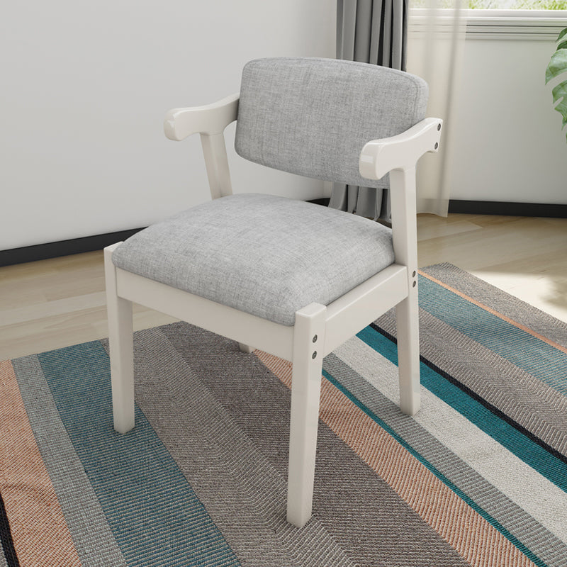 コンテンポラリースタイルのダイニングチェア木製の脚付きダイニングアームサイドチェア