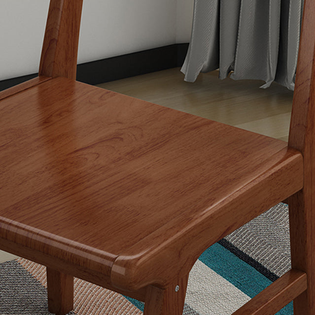 コンテンポラリースタイルのダイニングチェア木製の脚付きダイニングアームサイドチェア