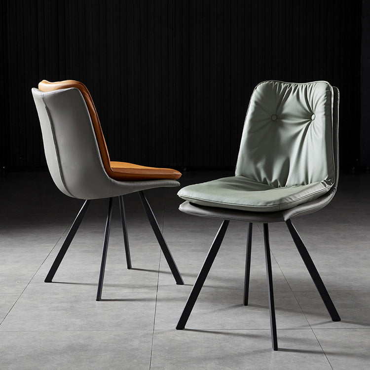 ブラッセリーのための現代のアームレスダイニングチェアレザーカーブドパーソンズサイドチェア