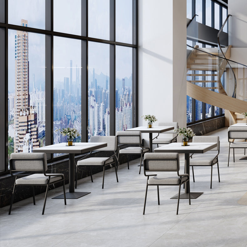 Table à manger carrée industrielle en métal