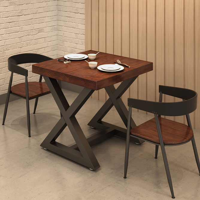 Table de bois en pin industriel pour la table à manger carrée du restaurant avec base de chevalets