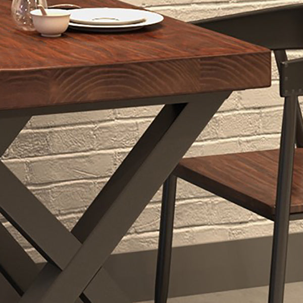 Table de bois en pin industriel pour la table à manger carrée du restaurant avec base de chevalets