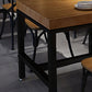 Table de bois en pin industriel pour table à manger au restaurant avec base de chevalet en noir