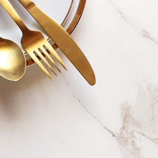 Tavolino in pietra in stile glam nordico