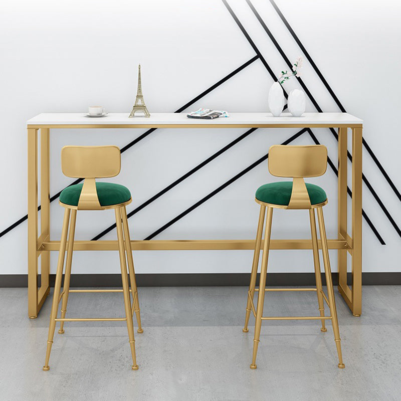 Taburete de tela de taburete de barra de glam metal con patas doradas en acabado mate