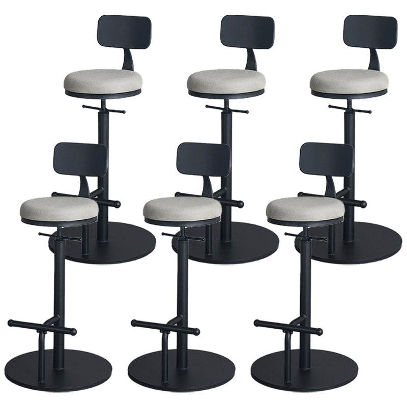 Scandinavische metalen barkruk lederen aanrechtkruk met 4 poten in matte afwerking