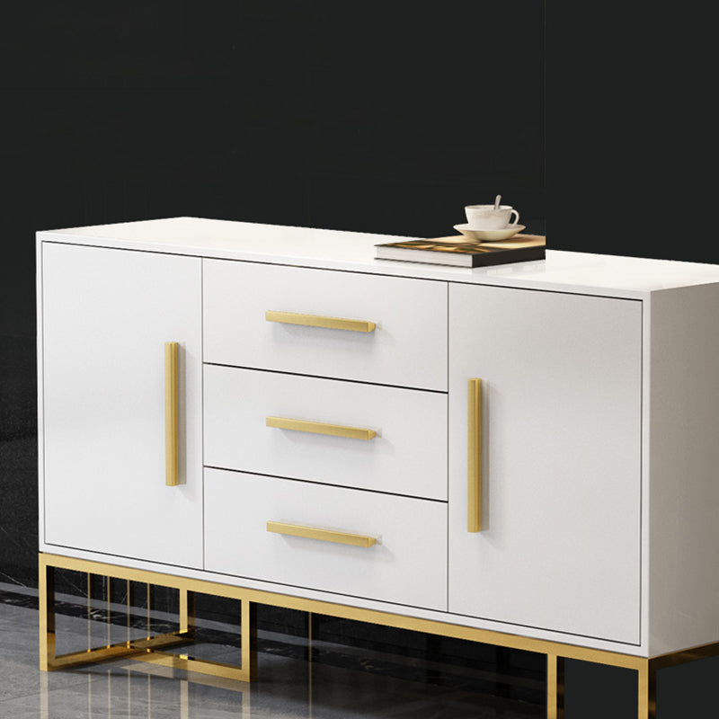 Credenza con counterne in vetro in legno ingegnerizzato a 3 cassetti per la sala da pranzo