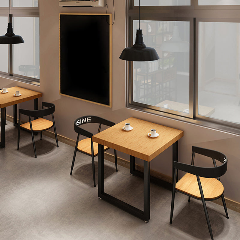 Tavolo da pranzo in legno quadrato tavolo da pranzo a base di slitta industriale