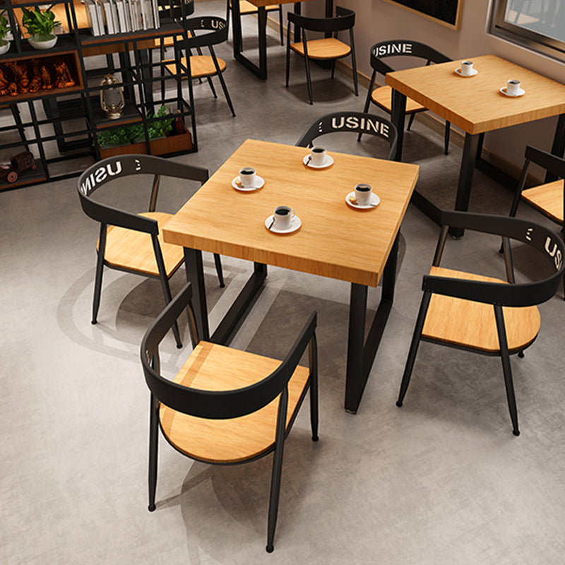 Tavolo da pranzo in legno quadrato tavolo da pranzo a base di slitta industriale