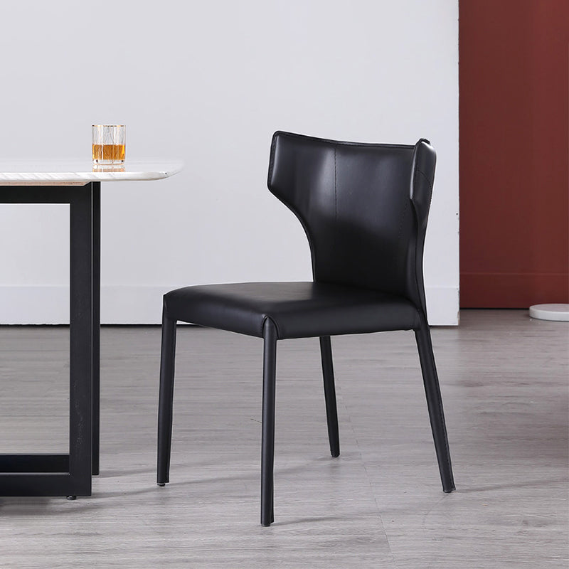 デザイナースタイルのホテルウィングバックチェアレザーマット仕上げダイニングチェア