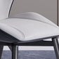モダンなコーヒーショップウィングバックチェアレザーマット仕上げダイニングチェア