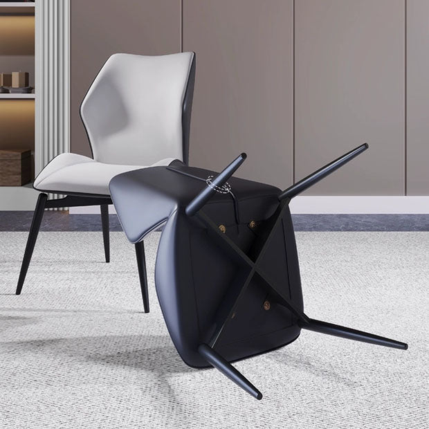 モダンなコーヒーショップウィングバックチェアレザーマット仕上げダイニングチェア