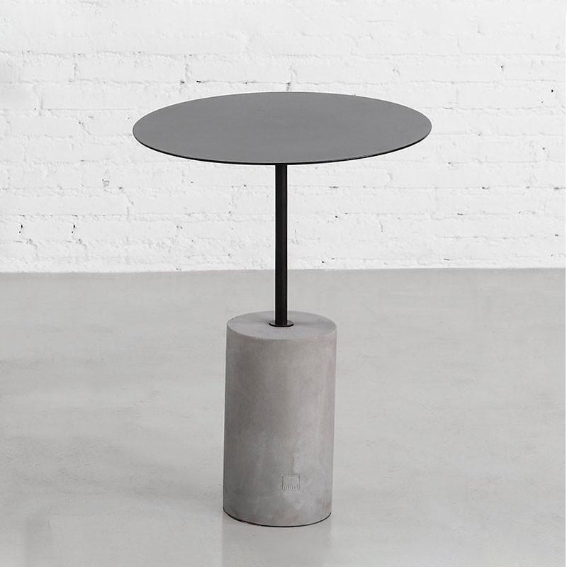 Mid-Century Modern Pedestal Metal Coffee Table Round Top Shape Cocktail Table 15.7"L x 15.7"W x 23.6"H Black Clearhalo 'Coffee & Accent Tables' 'Coffee Tables' 'coffee_tables' 'furn' 'furn_coffee_tables' 'Furniture' 'Living Room Furniture' 5663973