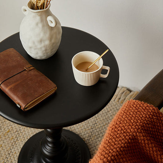 Tavolino in metallo lungo la tavola del piedistallo in metallo alto della metà del secolo da 20,5 "