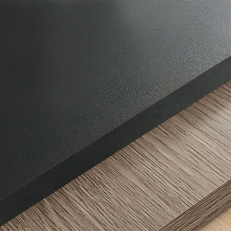 Cama estándar gris moderna con cabecera y piernas rectangulares