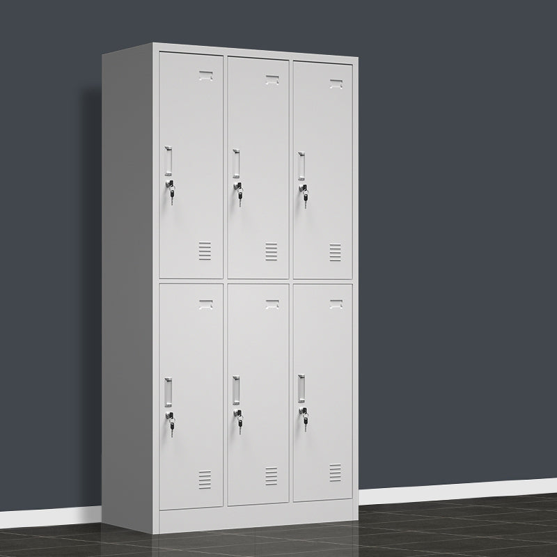 Grijze metalen kast voor badkamer moderne opbergkast met scharnierende deur