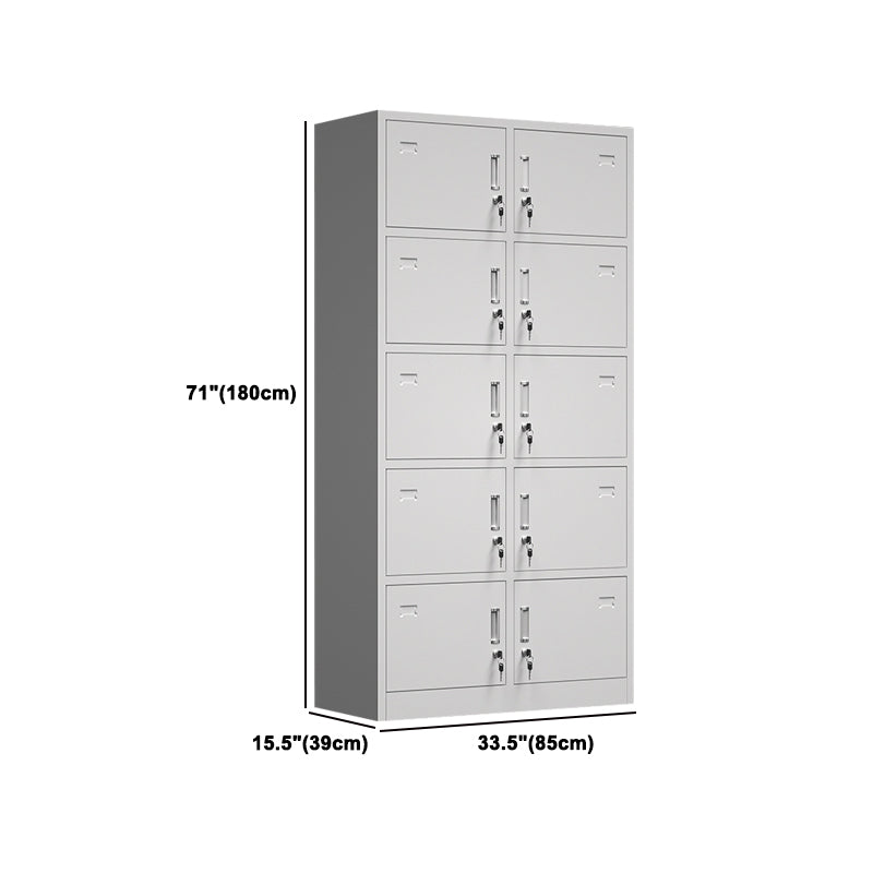 Grijze metalen kast voor badkamer moderne opbergkast met scharnierende deur