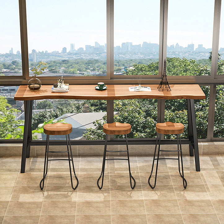 Tavolo da bistrot in legno di pino rettangolare tavolo da pub industriale con base di cavalletto in nero