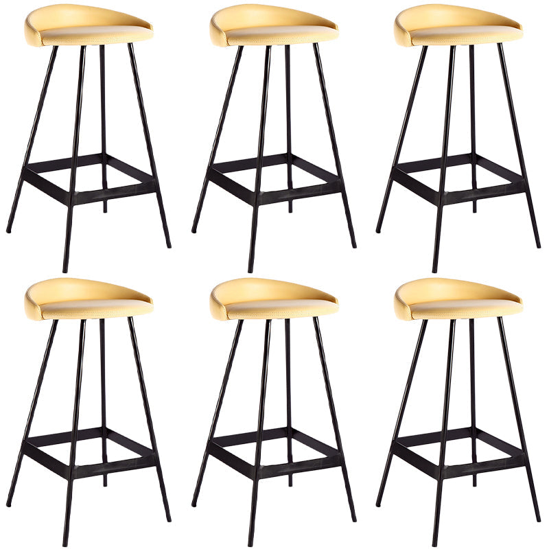 Industriële metalen barkruk lage rug faux lederen kussen in matte afwerking voor binnen