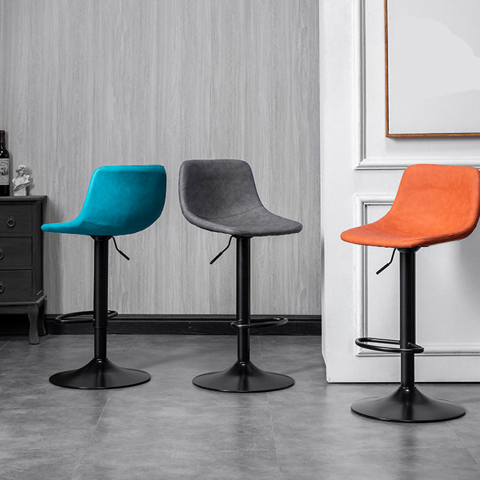 Skandinavischer Metallhocker Kunstleder gepolsterte Thekenhocker im matten Finish für Innenräume