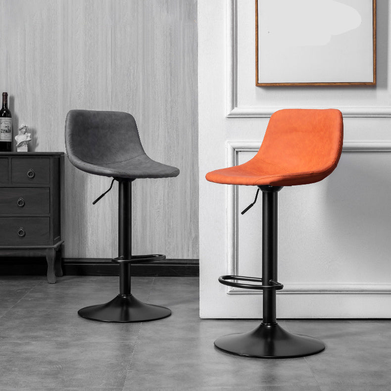 Skandinavischer Metallhocker Kunstleder gepolsterte Thekenhocker im matten Finish für Innenräume