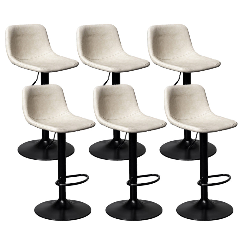 Skandinavischer Metallhocker Kunstleder gepolsterte Thekenhocker im matten Finish für Innenräume