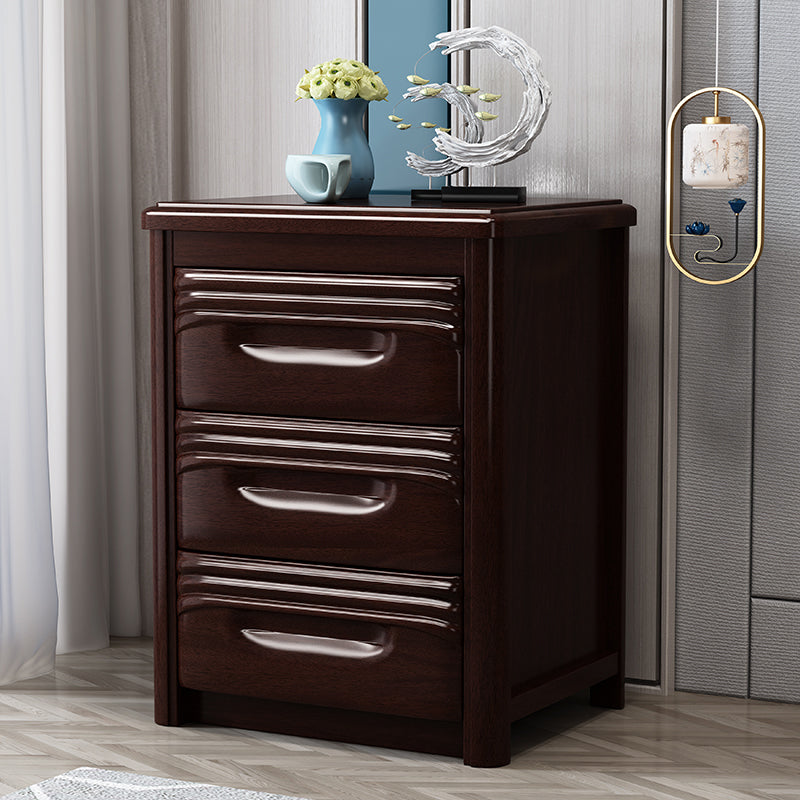 Moderno comodino in legno massiccio 3-Drawer da 26 pollici Halnut Night Tavolo in marrone
