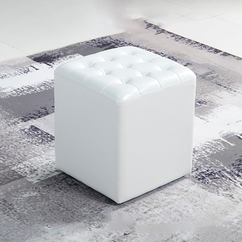 Pouf in pelle giallo quadrata resistente alla macchia contemporanea