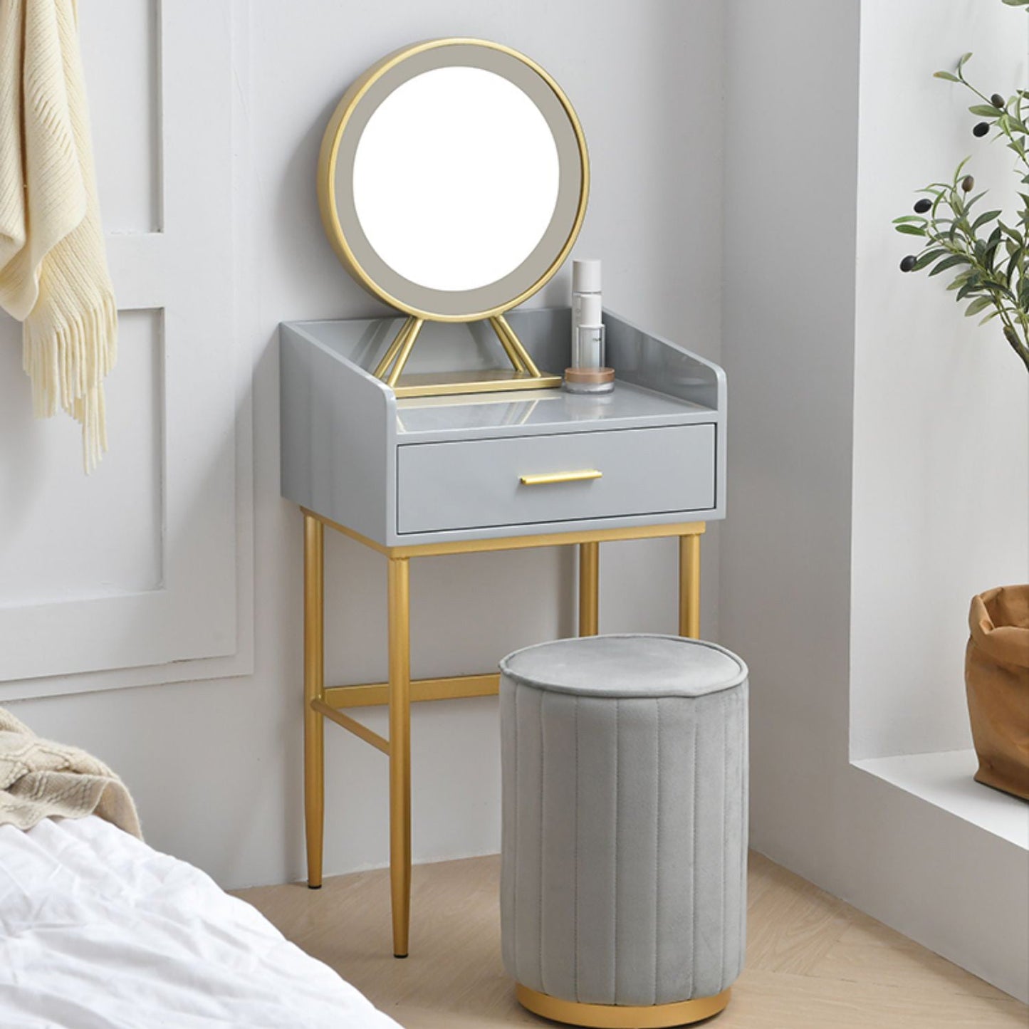 Wooden Vanity Set with 1 Drawer Luxurious Make-up Vanity in White/Grey Clearhalo 'Bedroom Furniture' 'furn' 'furn_makeup_vanities' 'Furniture' 'Makeup Vanities' 'makeup_vanities' 5680449
