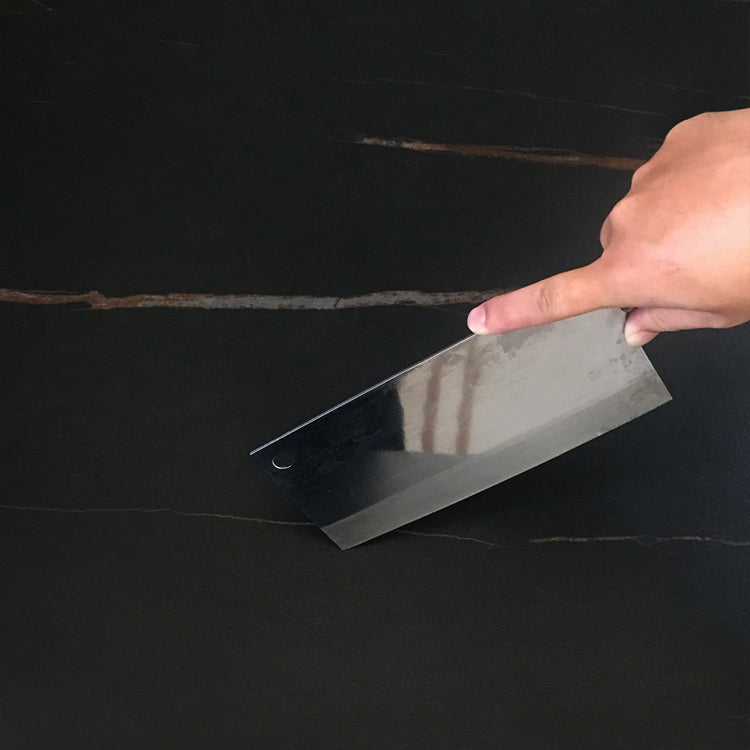 Table à manger noire rectangle industrielle en pierre fritrée avec 4 jambes