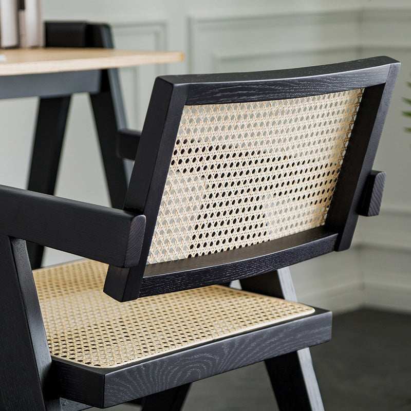 現代バルコニーウッドアームチェアマット仕上げオープンダイニングチェア