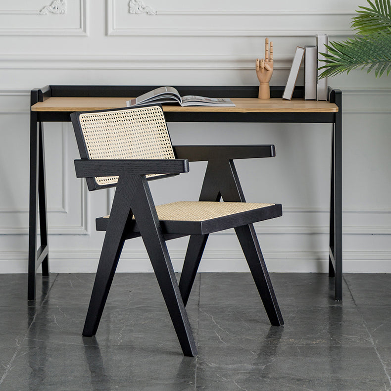 現代バルコニーウッドアームチェアマット仕上げオープンダイニングチェア