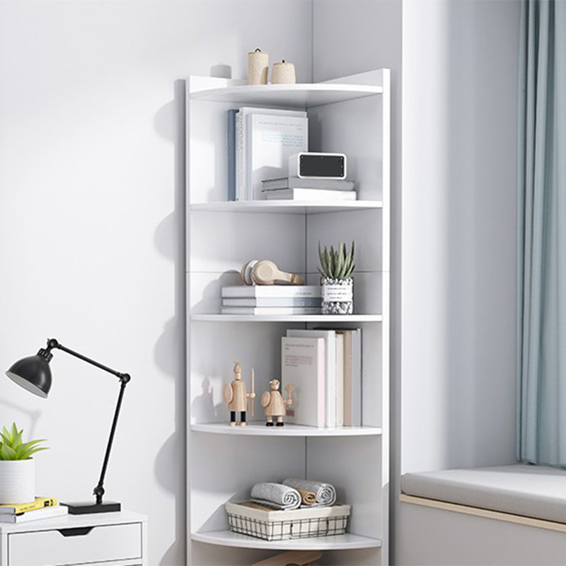 Poitrine d'accentuation triangulaire contemporaine avec étagères coffre résistant aux rayures en bois