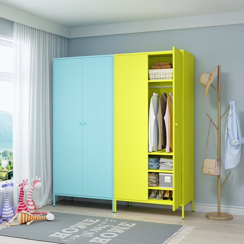 Armadio in metallo del guardaroba in stile contemporaneo con scaffali