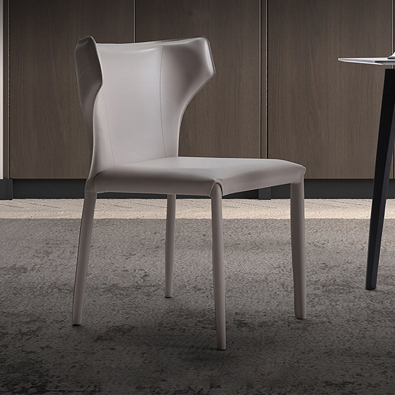 Moderne lederen armloze eetkamerstoel Wingback Side Chair voor restaurantgebruik