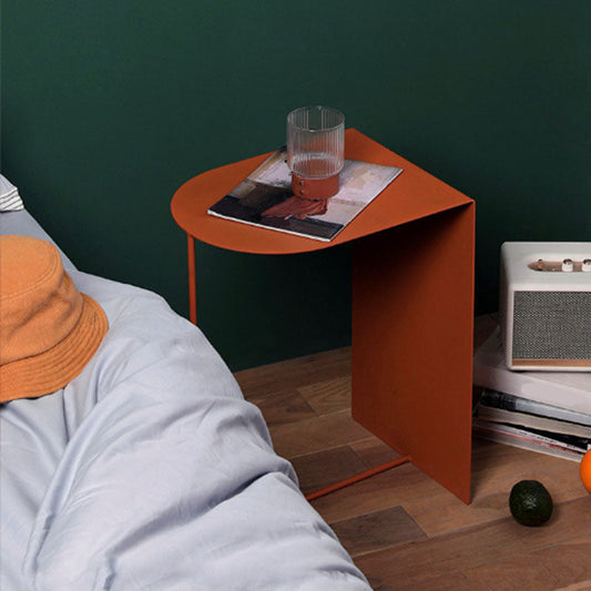 Tavolo laterale in metallo rotondo con base astratta in stile moderno medievale