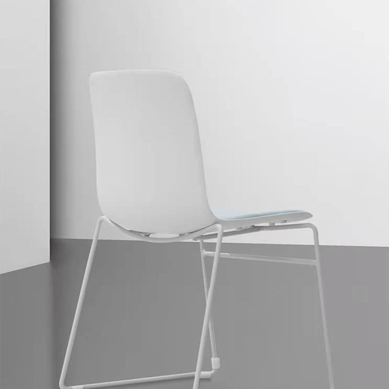 Eigentijdse bureaustoel geen pijnlijke armloze conferentiestoel