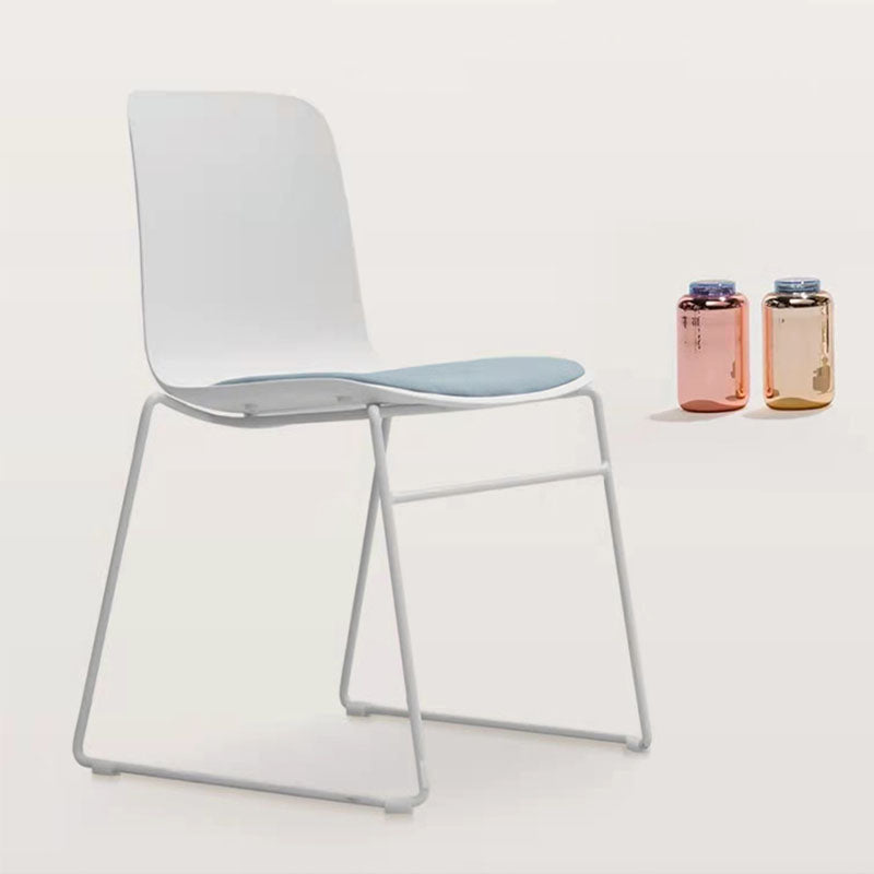 Eigentijdse bureaustoel geen pijnlijke armloze conferentiestoel