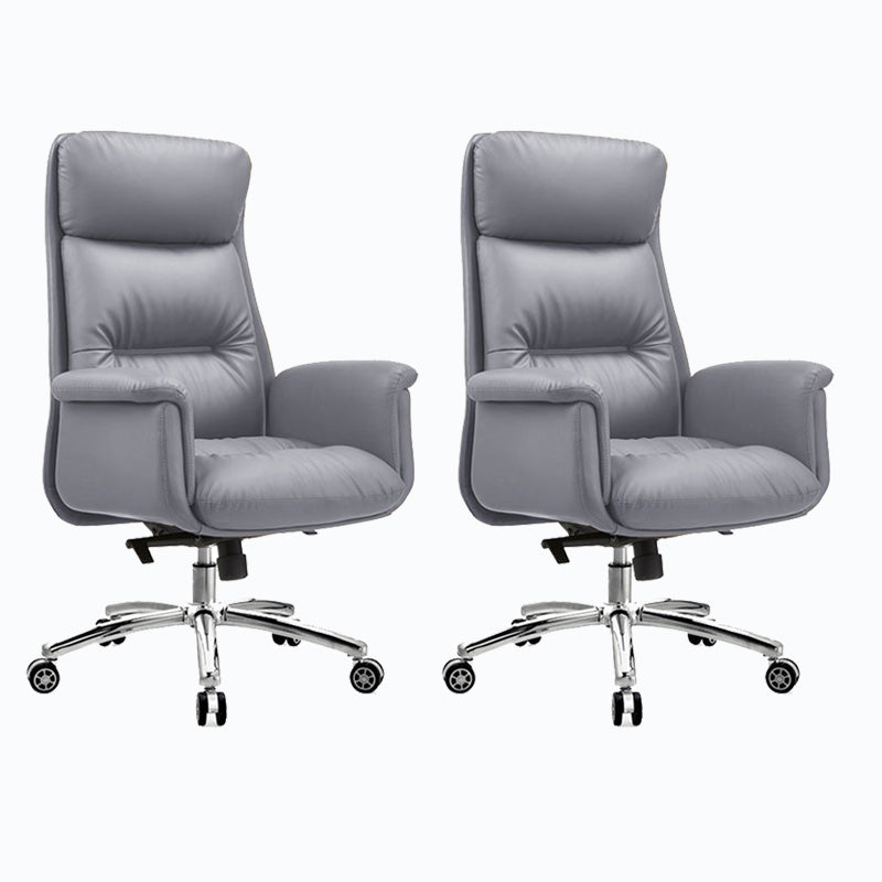 Chaise de bureau en cuir de base en acier haute chaise de bureau rembourrée avec roues