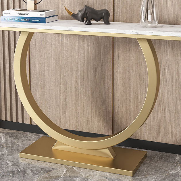 Akzenttisch im Glam -Stil mit Sockelbasis und Marmorrechteck oben