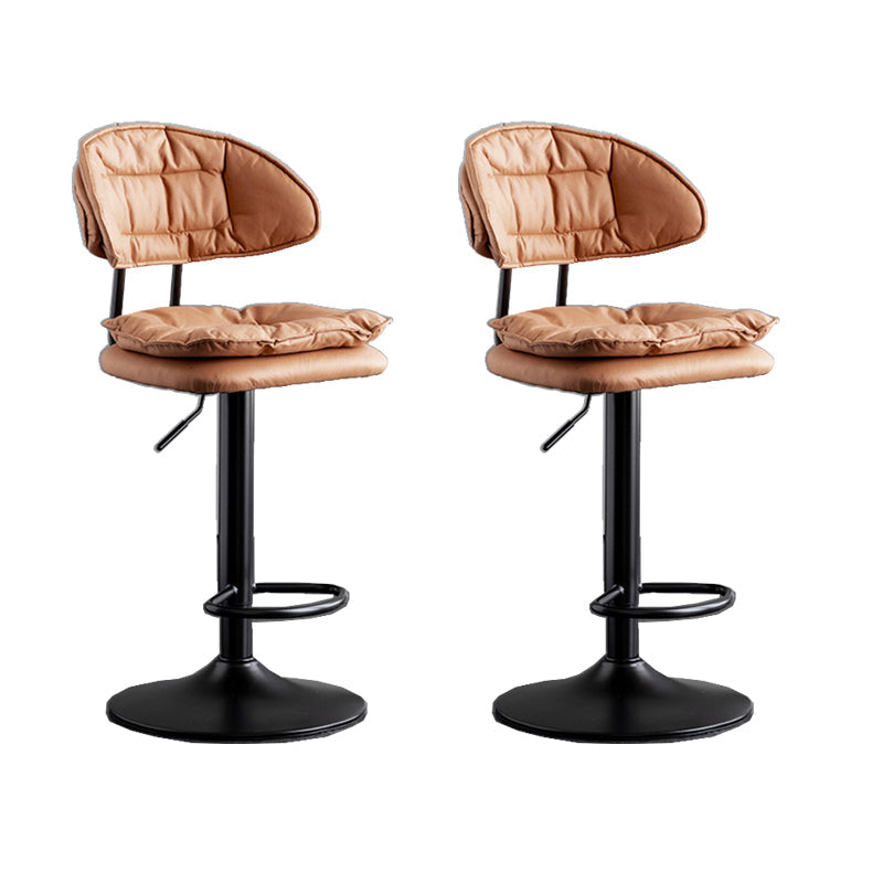 Scandinavische metalen barkruk stof lage rugkrukkruk in matte afwerking voor binnen