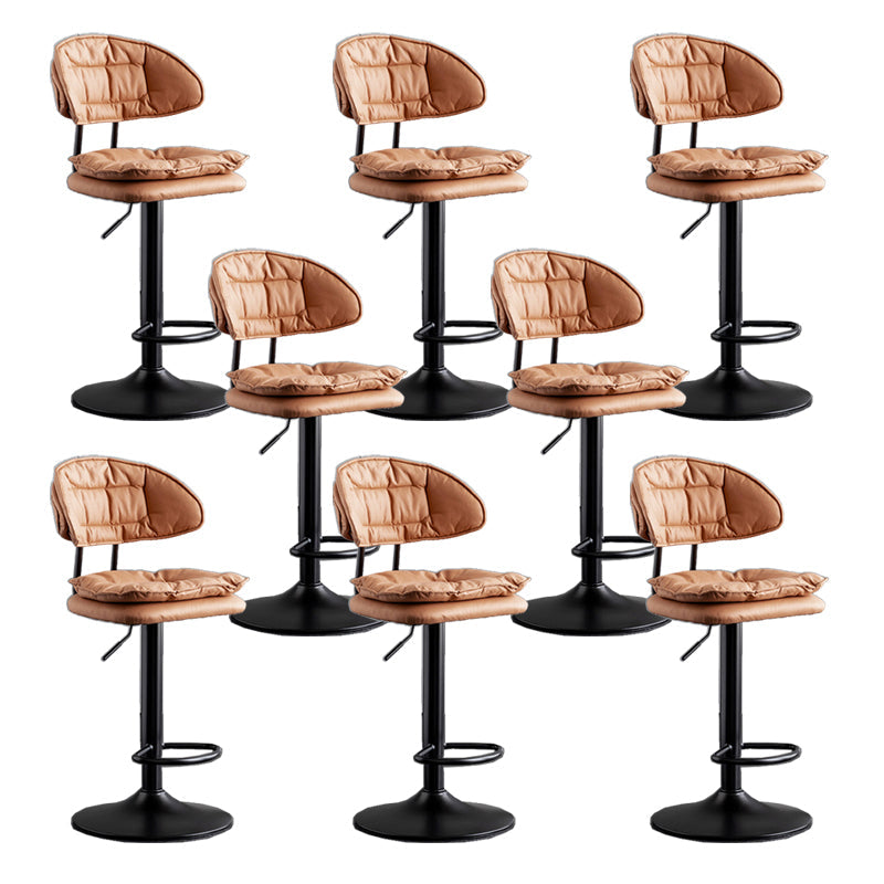 Tabouret de barre de bar métal scandinave tabouret de comptoir bas bas en finition mate pour intérieur